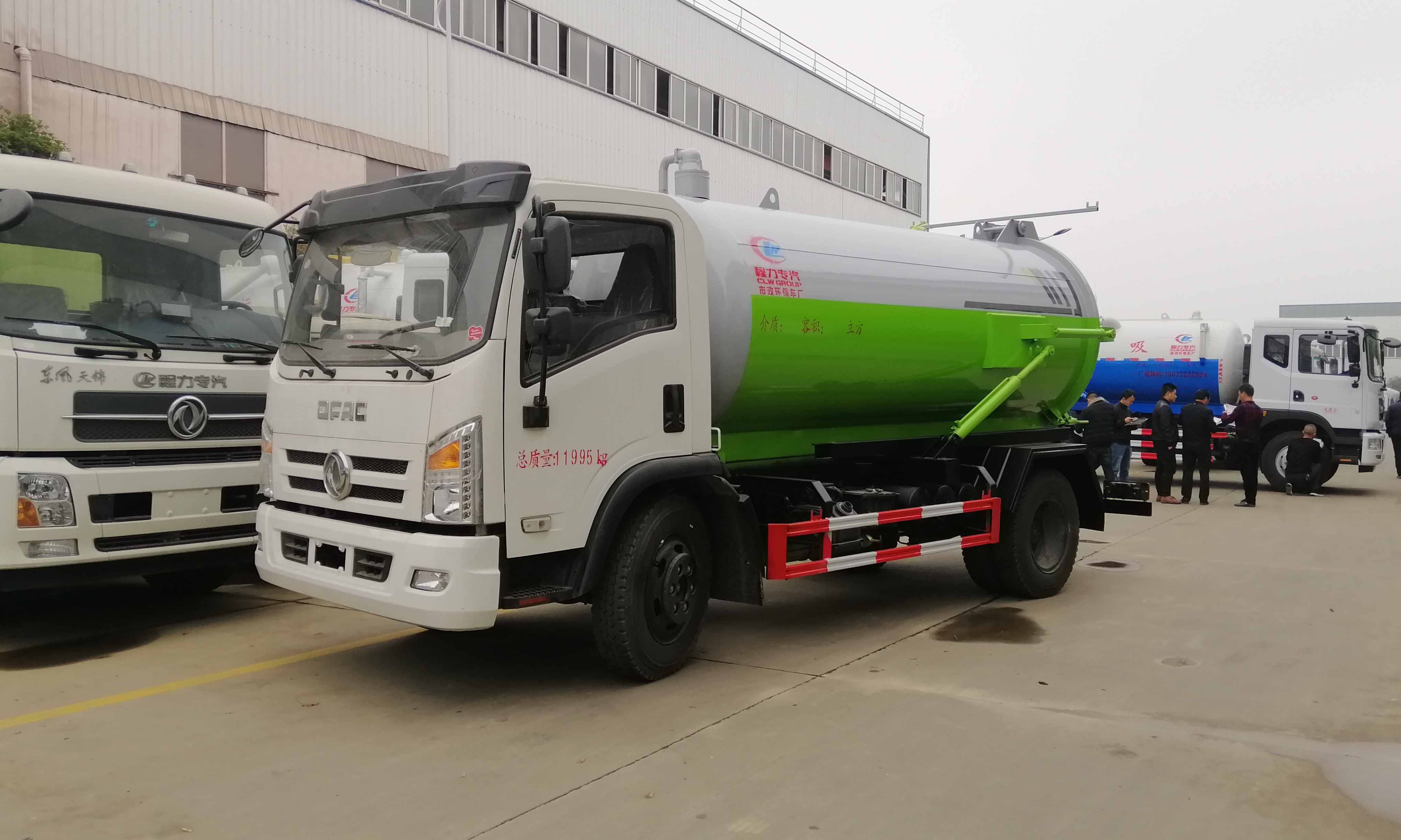 東風(fēng)8方吸污車