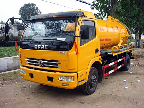 大多利卡5方吸污車(chē)